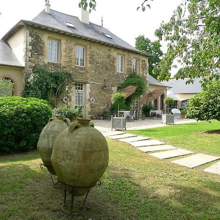 Les Demeures De Marie Bed and Breakfast Pacé Exteriör bild